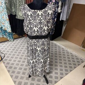 Yellow Star Black and White Lace Dress